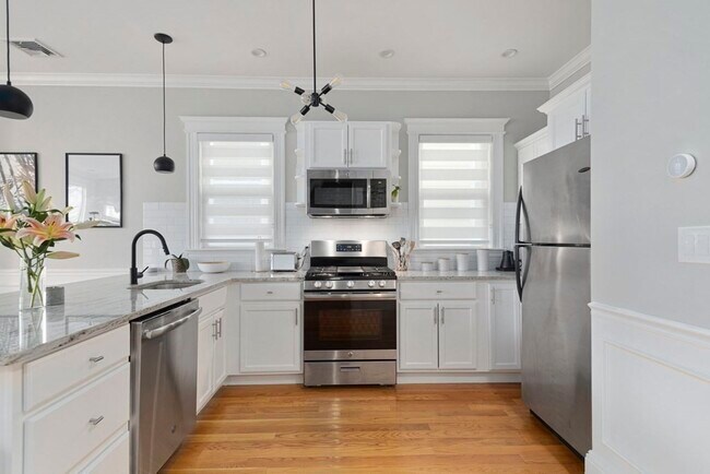Foto del edificio - 468 E 6th St