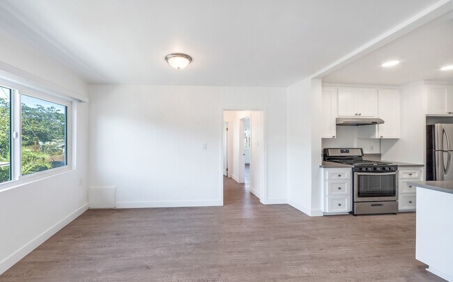 Foto del edificio - 2320 E 6th St