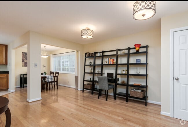 Building Photo - 1468 Briarwood Rd NE