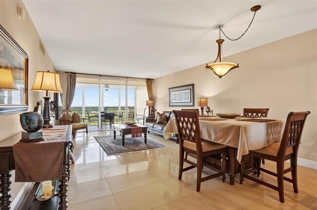 Foto del edificio - 605 Oaks Dr