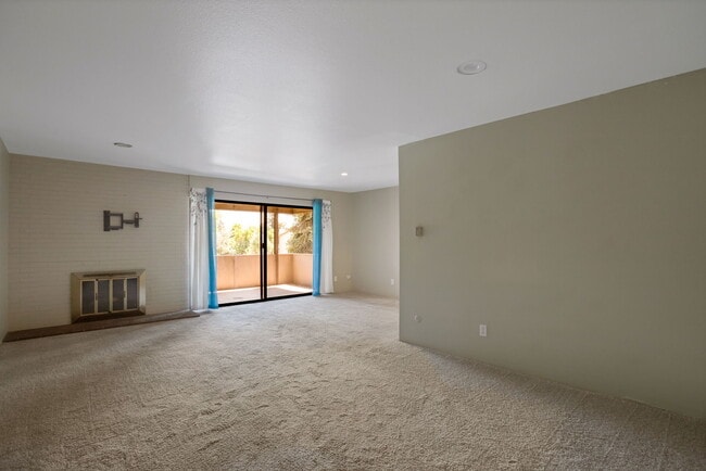 Photo - 2227 Canyon Blvd Townhome