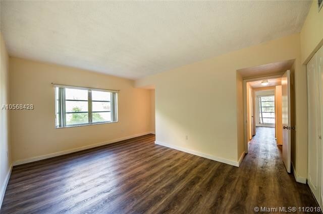 Building Photo - 9159 SW 77th Ave