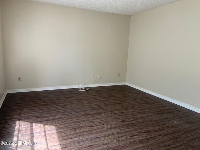 Building Photo - 474 Bentwood Ln