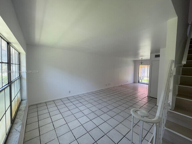 Building Photo - 2520 NW 52nd Ave