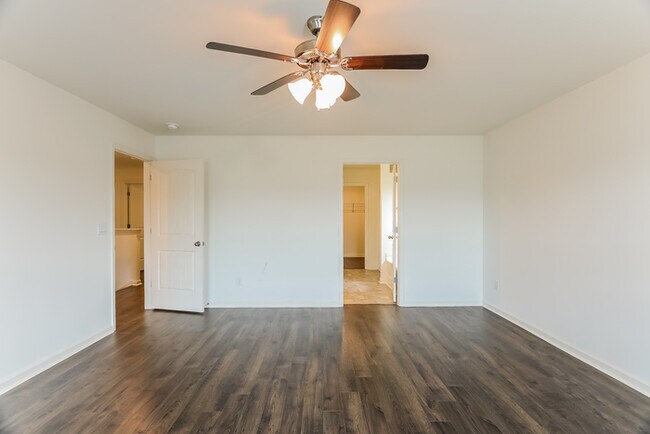 Building Photo - 3 Bedroom on Timber Leaf Loop