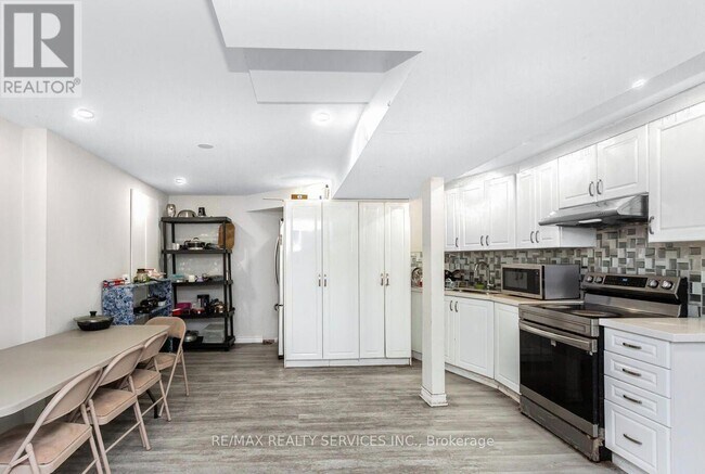 Building Photo - 20 Driscoll Dr