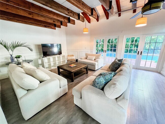 Foto del edificio - 320 W 55th St