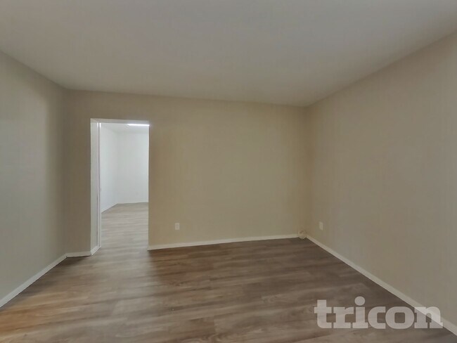 Foto del edificio - 8102 W Heatherbrae Dr
