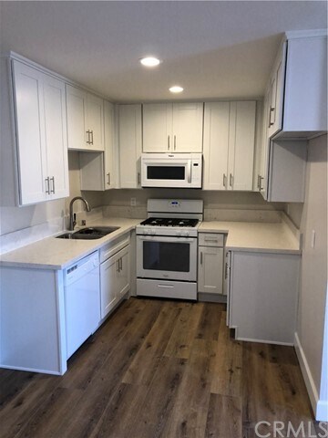 Building Photo - 24831 La Cresta Dr
