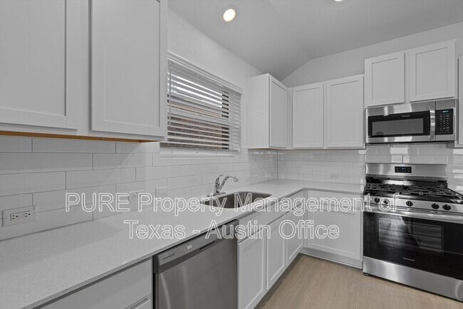 Foto del edificio - 212 Misted Grass Trl