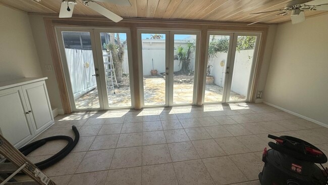 Foto del edificio - 2704 Cardinal Dr