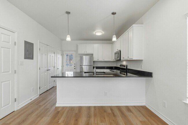 Foto del edificio - 707 Runnels Ave