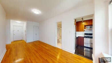 Building Photo - 165 E 83rd St
