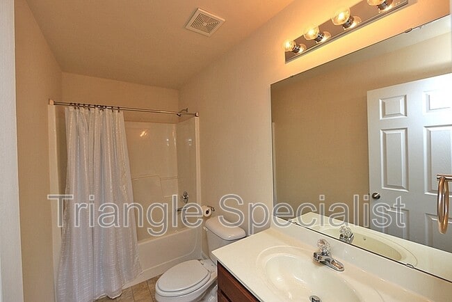 Building Photo - 9811 Cicero Dr