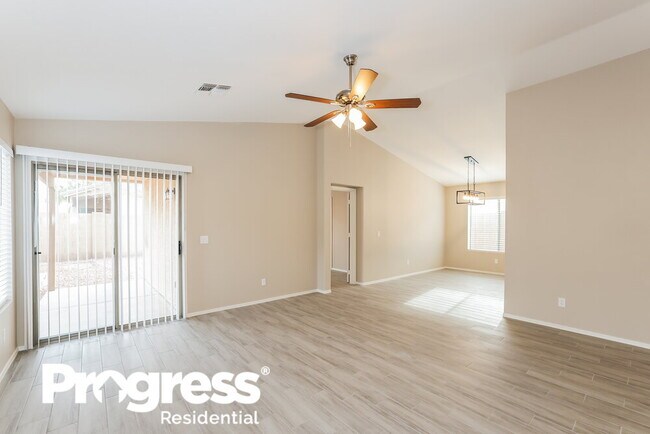 Foto del edificio - 11418 W Hutton Dr