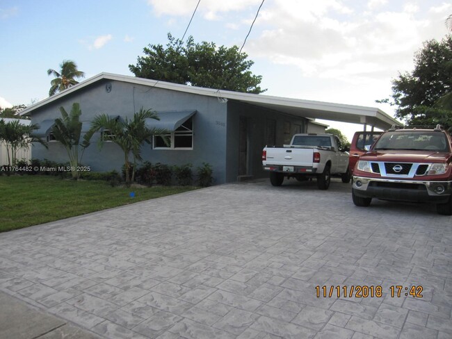 Foto del edificio - 3848 SW 33rd Ct