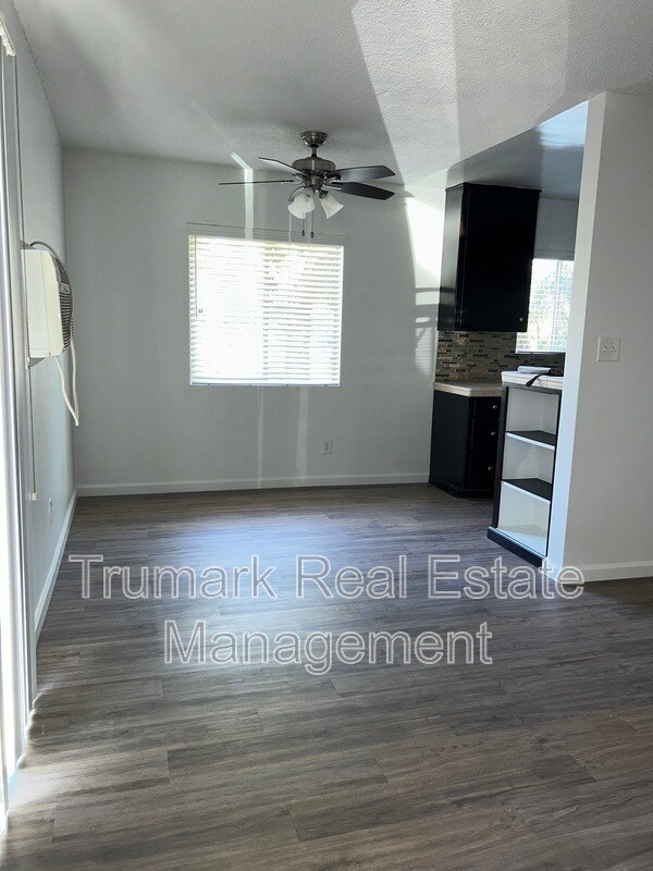 Building Photo - 1811 Huntington Dr