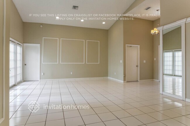 Building Photo - 576 NW 48th Ave