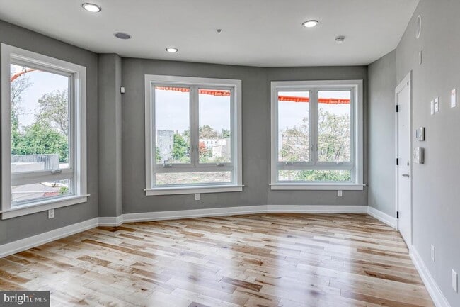 Building Photo - 1917 N Lawrence St