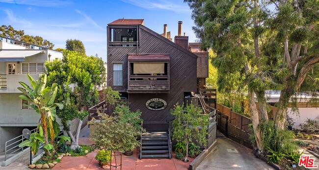 Foto del edificio - 906 Kings Rd