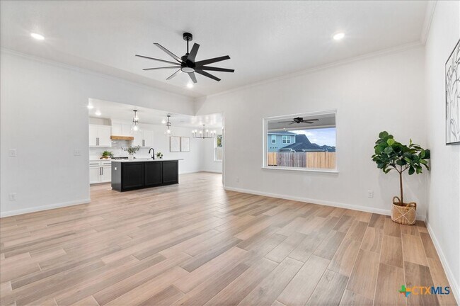 Building Photo - 6019 Catania Rd