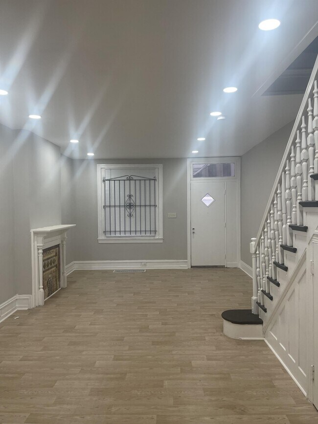 Photo - 3344 N Sydenham St House