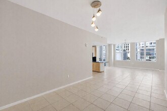 Building Photo - 511 SE 5 Ave