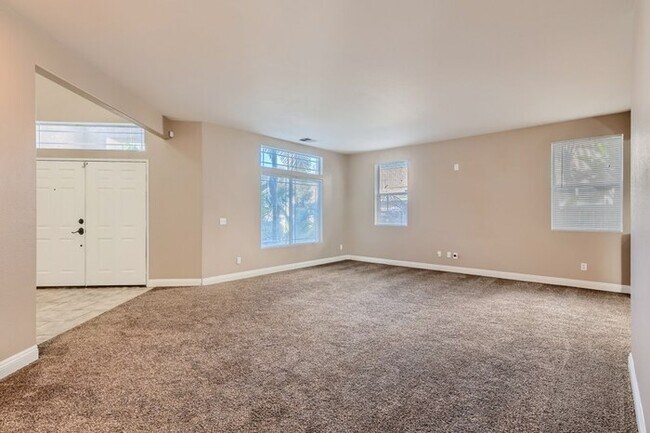 Building Photo - 3735 Hilgard St, Corona, CA, 92882