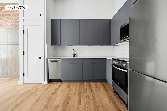 Foto del edificio - 317 W 51st St