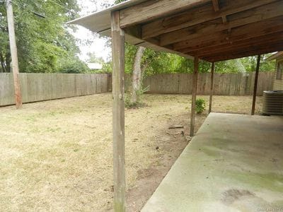 Building Photo - 7913 Woodfield Dr