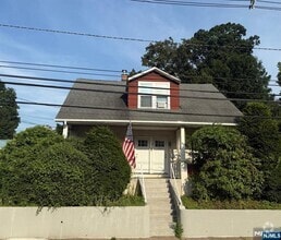 Building Photo - 581 S Broad St