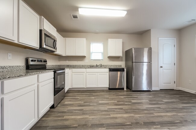 Building Photo - 508 Wagon Trail