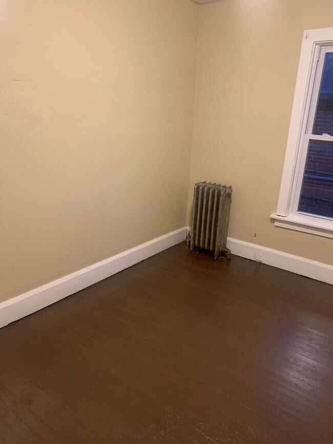 Foto del edificio - 932 Center St - Duplex