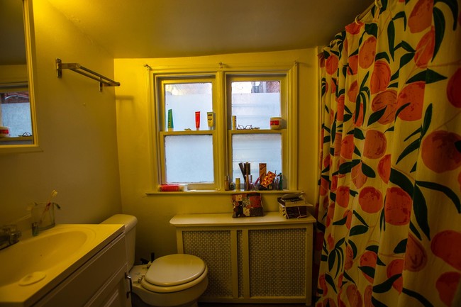 Bathroom - 322 S 15th St