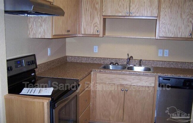 Building Photo - 7071 Lake Joanne Dr
