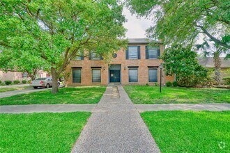 Building Photo - 8006 Albin Ln
