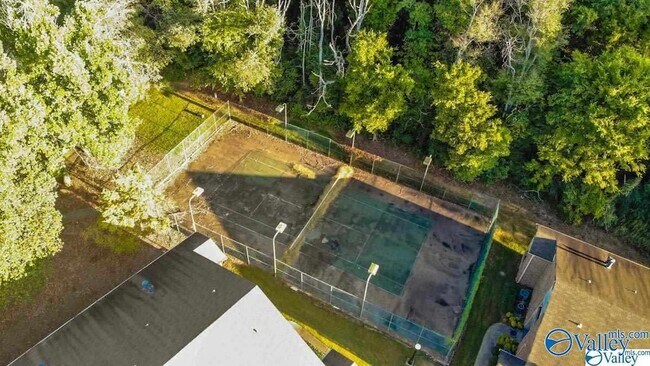 Foto del edificio - 4988-4987 7 Pine Cir