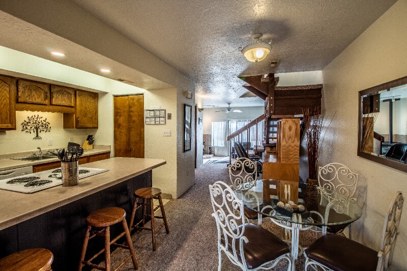 Foto principal - 1012 E Navajo St