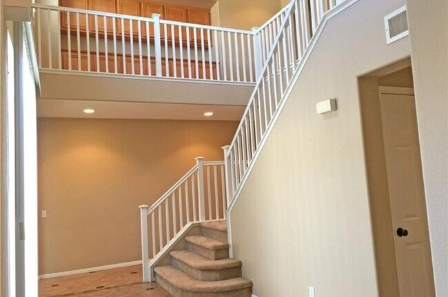 Foto del edificio - Beautiful 4 bedroom, 4 bathroom Menifee Home