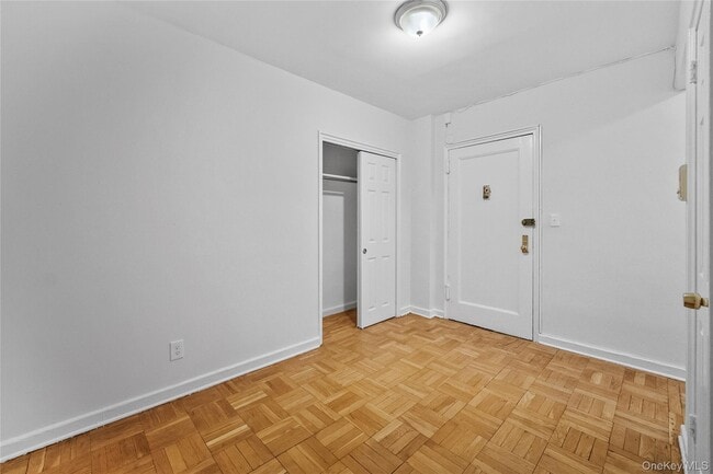 Building Photo - 140 E Hartsdale Ave