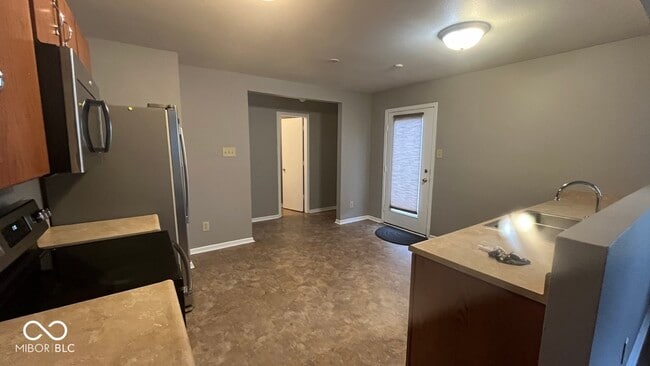 Building Photo - 10891 Rose Ln