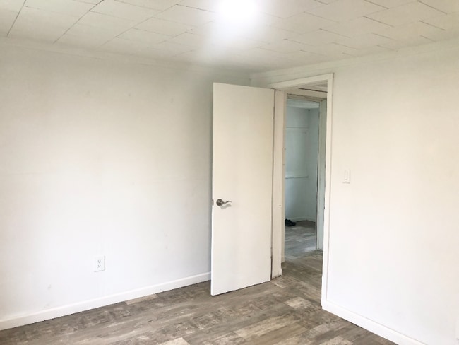 Building Photo - G2201 Utley Rd