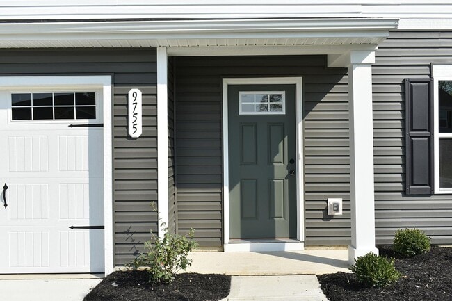 Building Photo - 9755 Oakgrove Dr