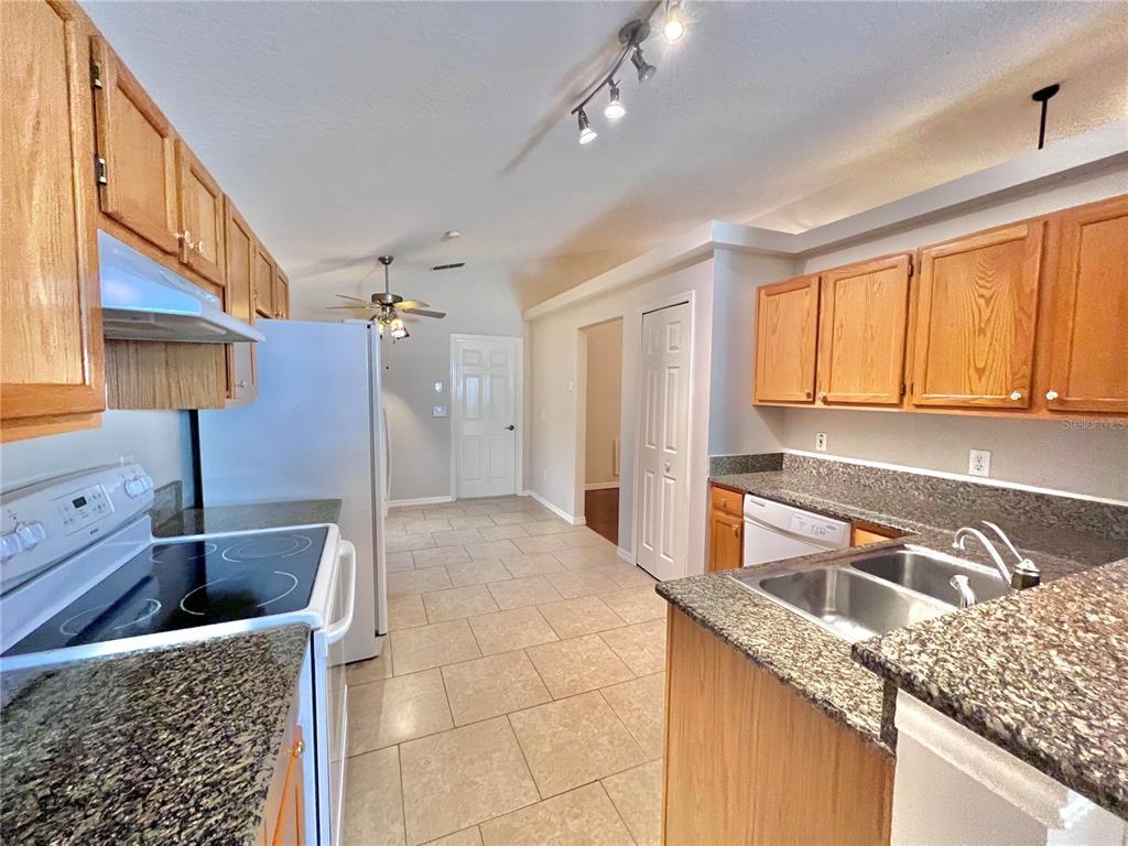 Foto del edificio - 443 Lancers Dr