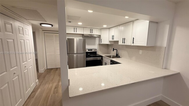 Foto del edificio - 5845 Washington St