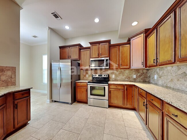 Foto del edificio - 128 Winslow Cir