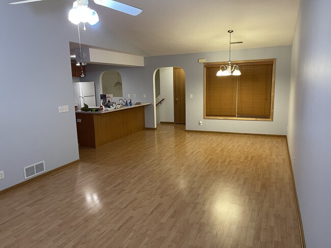 Building Photo - 7539 Creek Bend