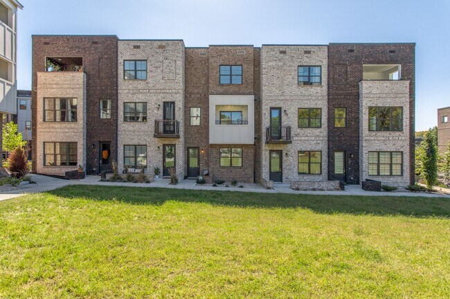 Photo - 732 Inspiration Blvd House