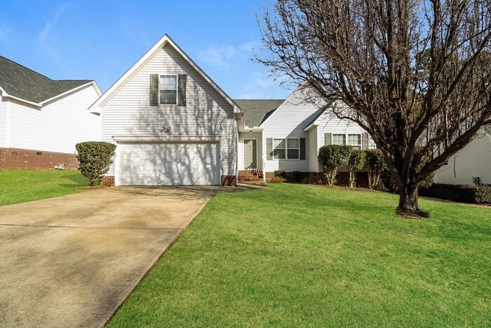Foto principal - 225 Delaine Woods Dr
