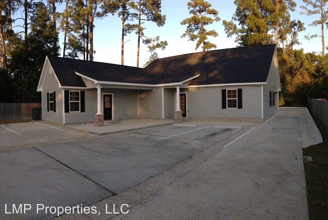 Building Photo - 4001 Brinlee St